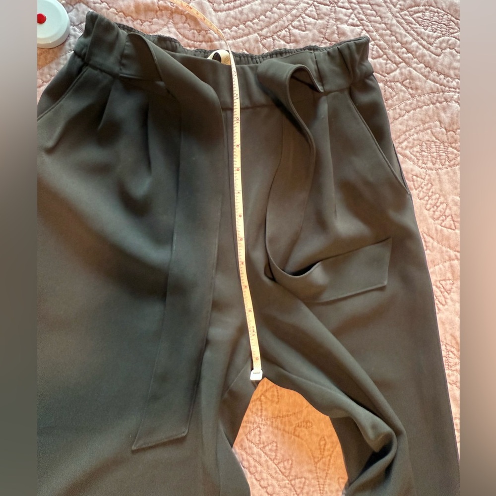 Lululemon Athletica Black Noir Crop Pants - Picture 10 of 13